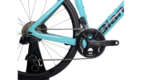 Rennrad München | Bianchi Oltre Race | 105 Di2 | 53